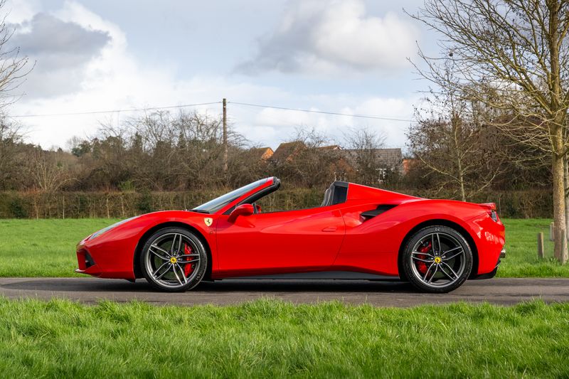 Ferrari 488 Spider DCT