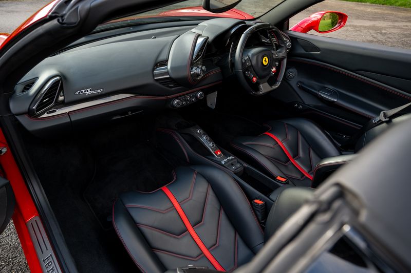 Ferrari 488 Spider DCT