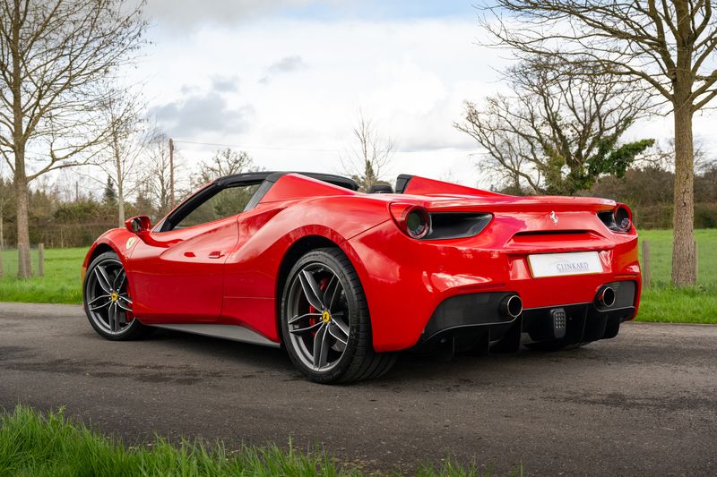 Ferrari 488 Spider DCT