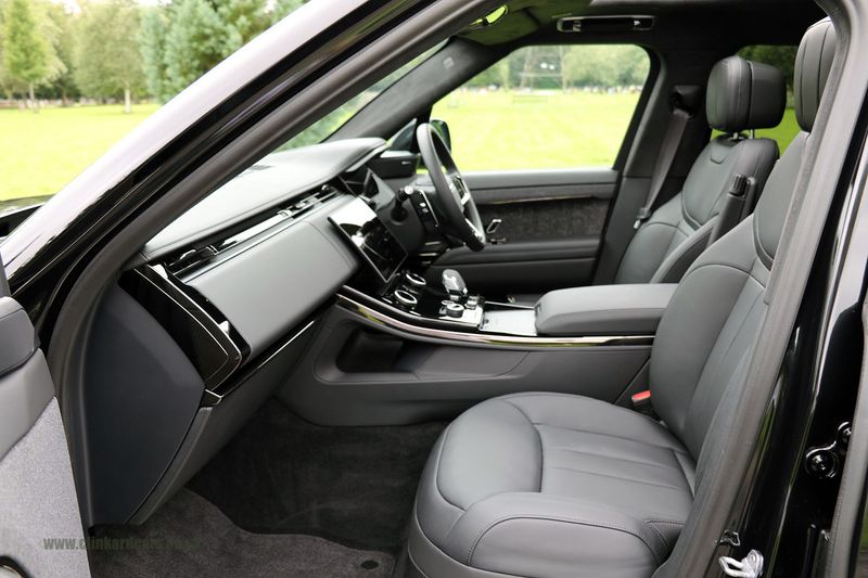 Range Rover Sport D350 First Edition