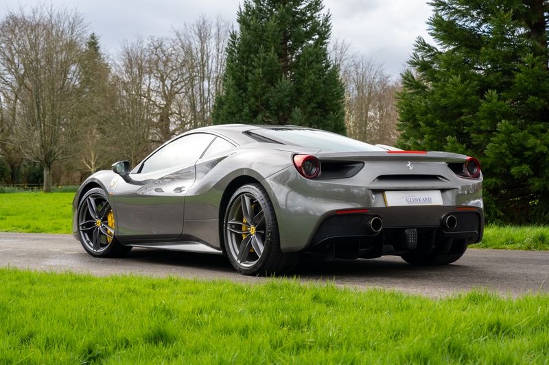 Ferrari 488 3.9T V8 GTB F1 DCT