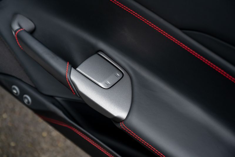 Ferrari 488 3.9T V8 GTB F1 DCT