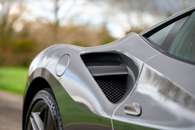 Ferrari 488 3.9T V8 GTB F1 DCT