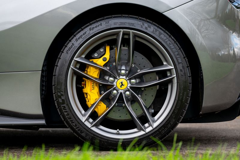 Ferrari 488 3.9T V8 GTB F1 DCT