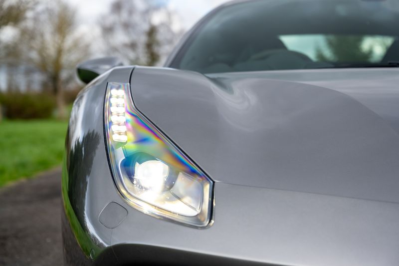 Ferrari 488 3.9T V8 GTB F1 DCT