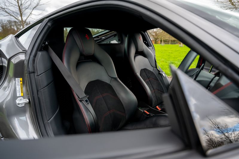 Ferrari 488 3.9T V8 GTB F1 DCT