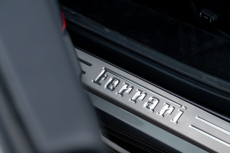 Ferrari 488 3.9T V8 GTB F1 DCT