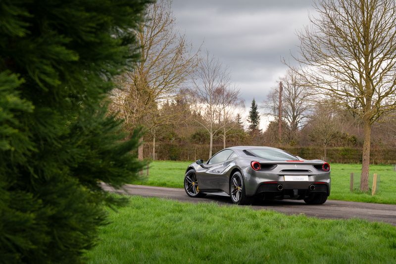 Ferrari 488 3.9T V8 GTB F1 DCT