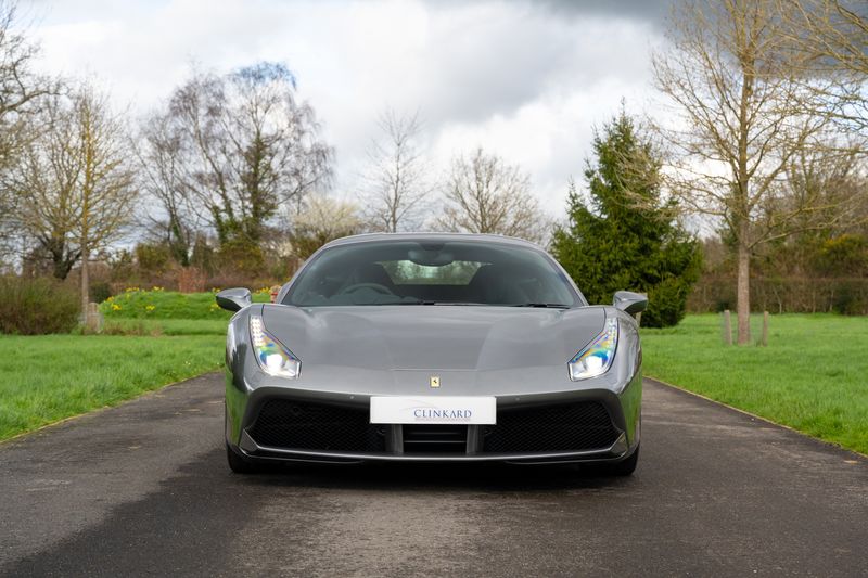 Ferrari 488 3.9T V8 GTB F1 DCT