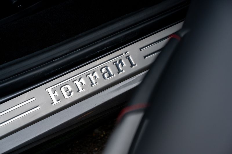 Ferrari 488 3.9T V8 GTB F1 DCT