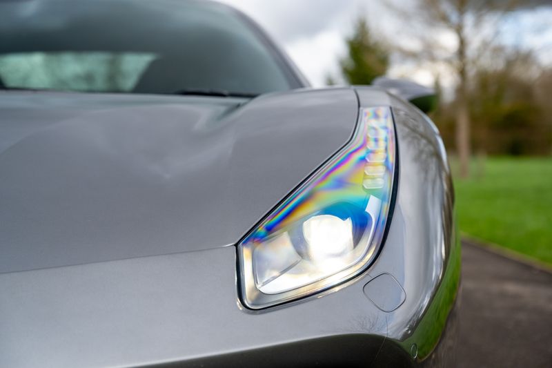 Ferrari 488 3.9T V8 GTB F1 DCT