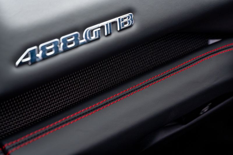 Ferrari 488 3.9T V8 GTB F1 DCT