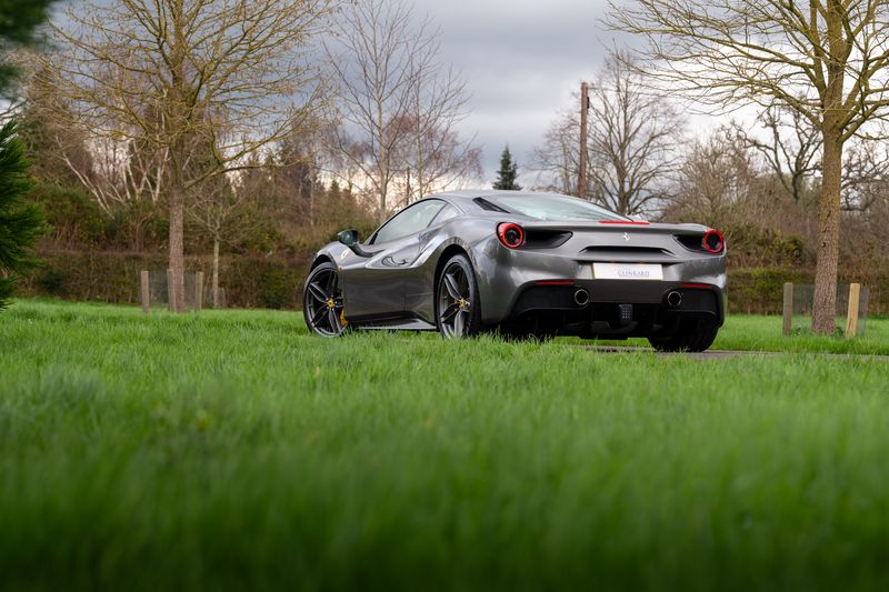 Ferrari 488 3.9T V8 GTB F1 DCT
