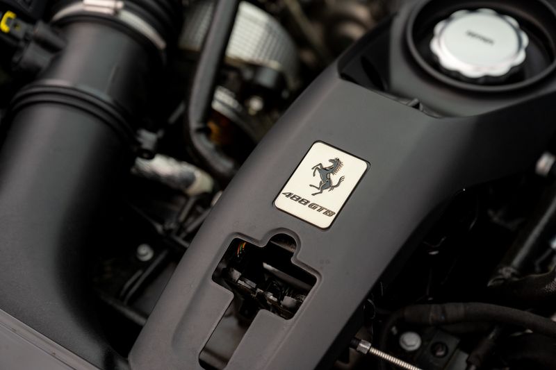 Ferrari 488 3.9T V8 GTB F1 DCT