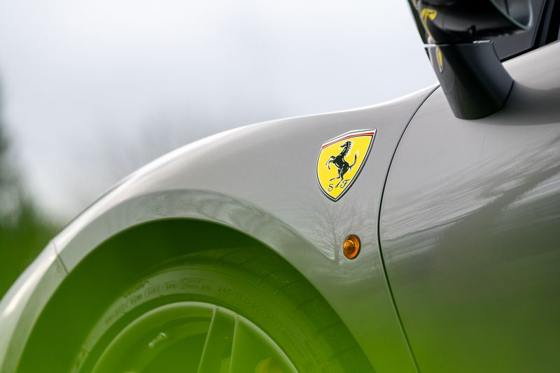 Ferrari 488 3.9T V8 GTB F1 DCT