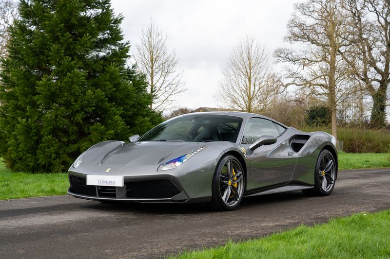 Ferrari 488 3.9T V8 GTB F1 DCT