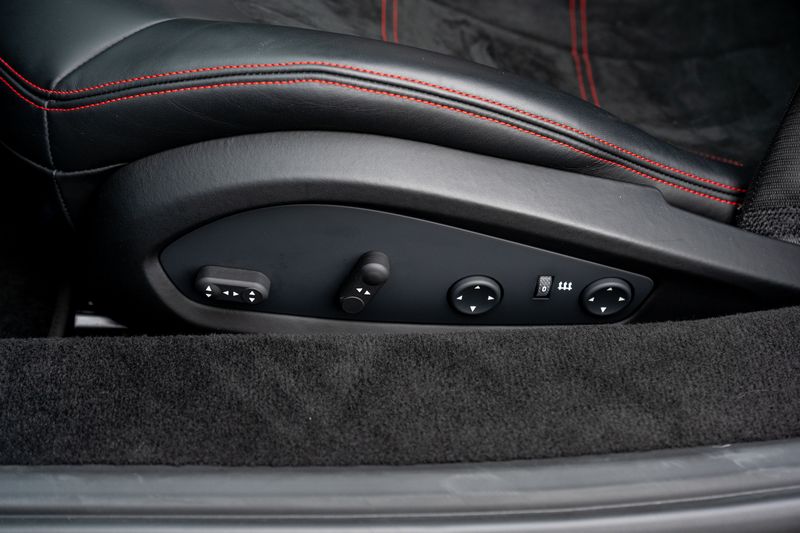 Ferrari 488 3.9T V8 GTB F1 DCT