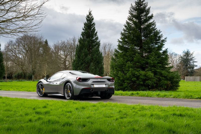 Ferrari 488 3.9T V8 GTB F1 DCT