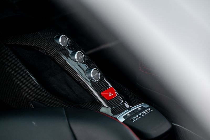 Ferrari 488 3.9T V8 GTB F1 DCT