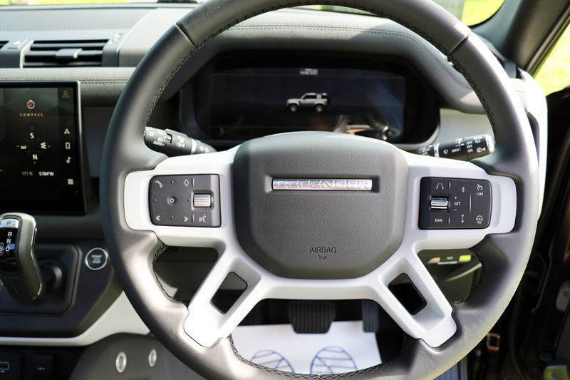 Landrover Defender D250 HSE X Dynamic