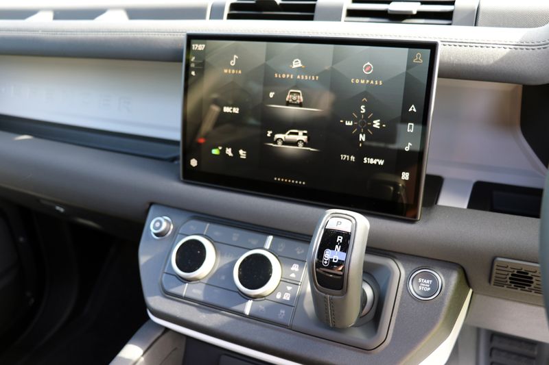 Landrover Defender D250 HSE X Dynamic