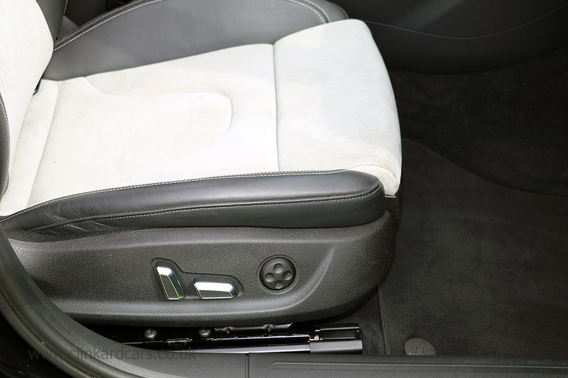 Audi S4 Avant 3.0 Quattro Automatic LHD