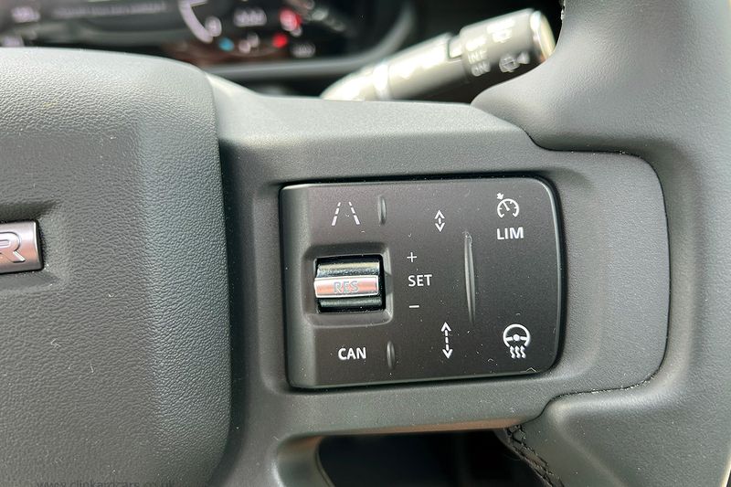 Landrover Defender 110 3.0 D300 MHEV X-Dynamic HSE with Urban Design Package