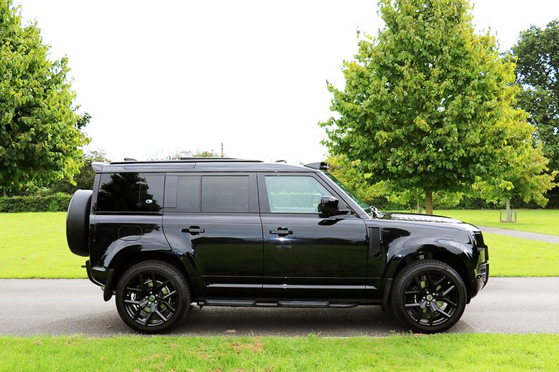 Landrover Defender 110 3.0 D300 MHEV X-Dynamic HSE with Urban Design Package
