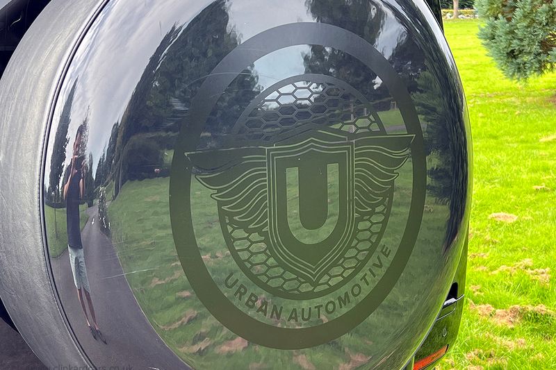 Landrover Defender 110 3.0 D300 MHEV X-Dynamic HSE with Urban Design Package