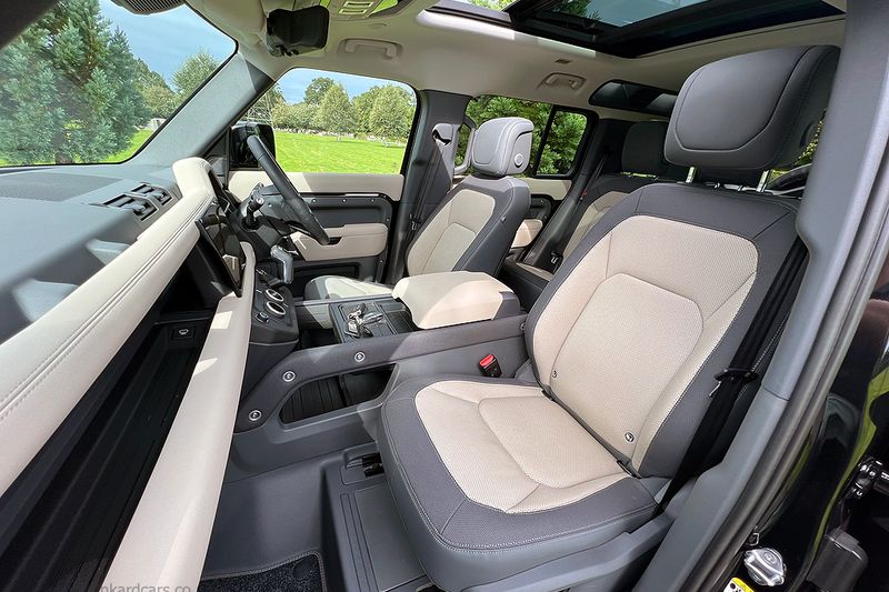 Landrover Defender 110 3.0 D300 MHEV X-Dynamic HSE with Urban Design Package