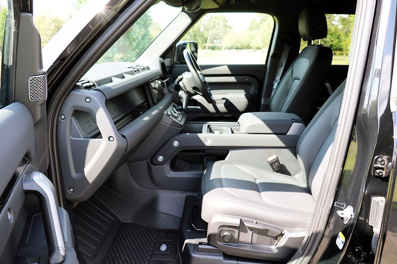 Landrover Defender 110 2.0 P400e 15.4kWh X Dynamic S Automatic