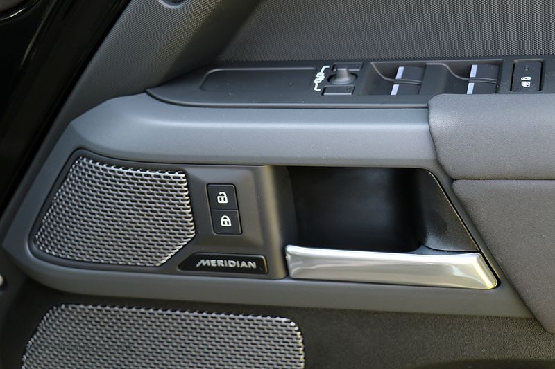 Landrover Defender 110 2.0 P400e 15.4kWh X Dynamic S Automatic