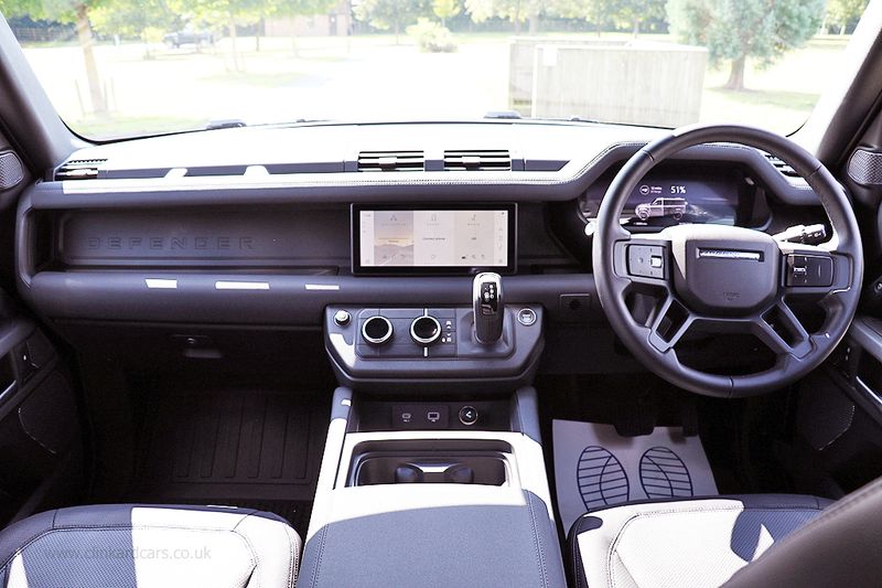 Landrover Defender 110 2.0 P400e 15.4kWh X Dynamic S Automatic