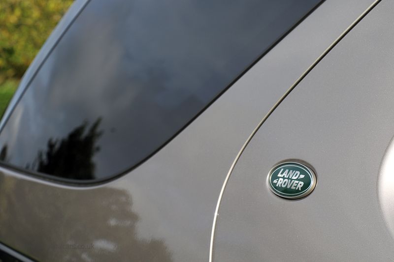 Landrover Discovery 3.0 D300 MHEV HSE LCV Automatic VAT Q - Price is Plus VAT