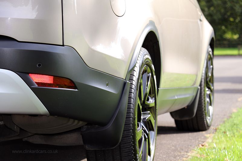 Landrover Discovery 3.0 D300 MHEV HSE LCV Automatic VAT Q - Price is Plus VAT