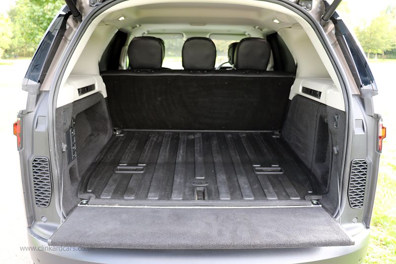 Landrover Discovery 3.0 D300 MHEV HSE LCV Automatic VAT Q - Price is Plus VAT