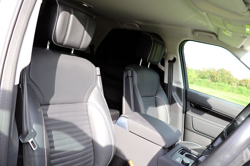 Landrover Discovery 3.0 D300 MHEV HSE LCV Automatic VAT Q - Price is Plus VAT