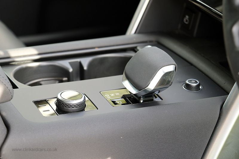 Landrover Discovery 3.0 D300 MHEV HSE LCV Automatic VAT Q - Price is Plus VAT