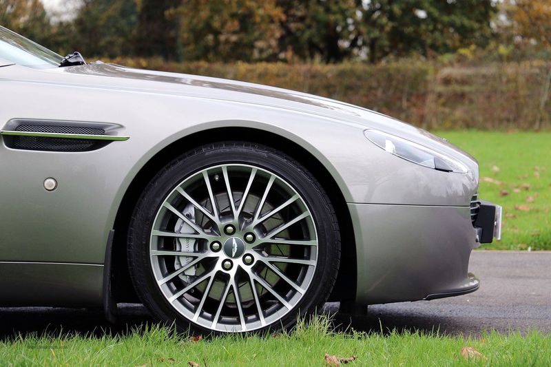 Aston Martin V8 Vantage Coupe Sportshift
