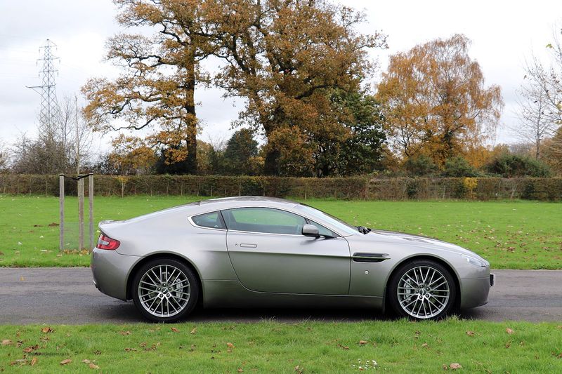 Aston Martin V8 Vantage Coupe Sportshift