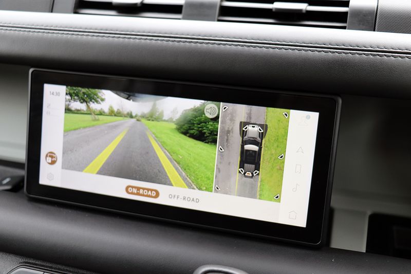 Landrover Defender 110 D300 X Dynamic HSE