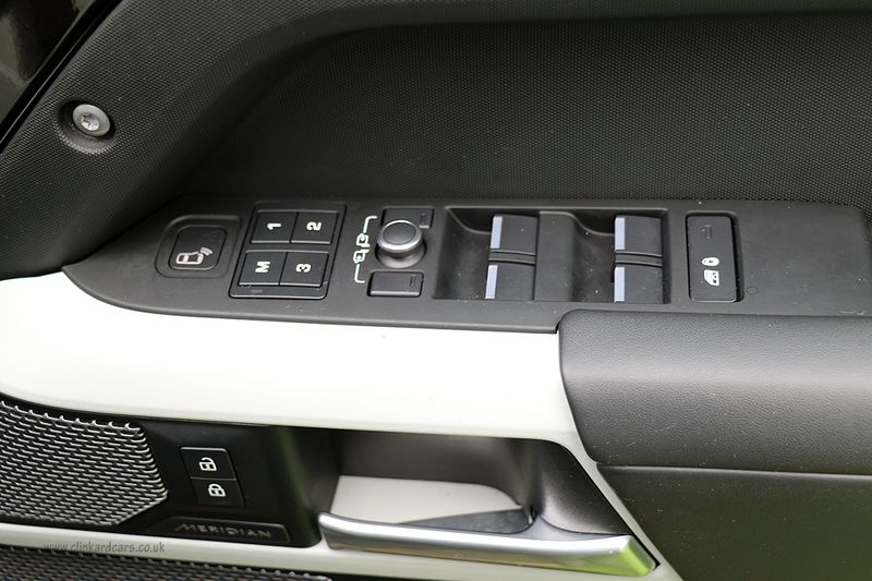 Landrover Defender 110 D300 X Dynamic HSE