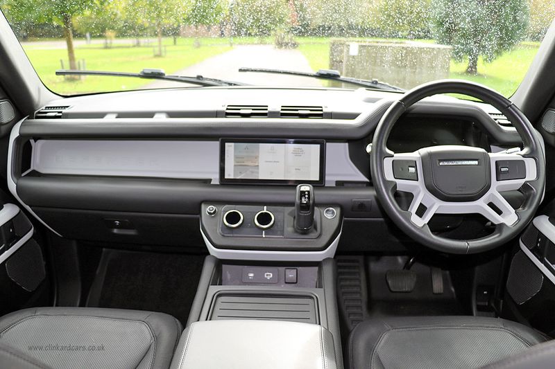 Landrover Defender 110 D300 X Dynamic HSE