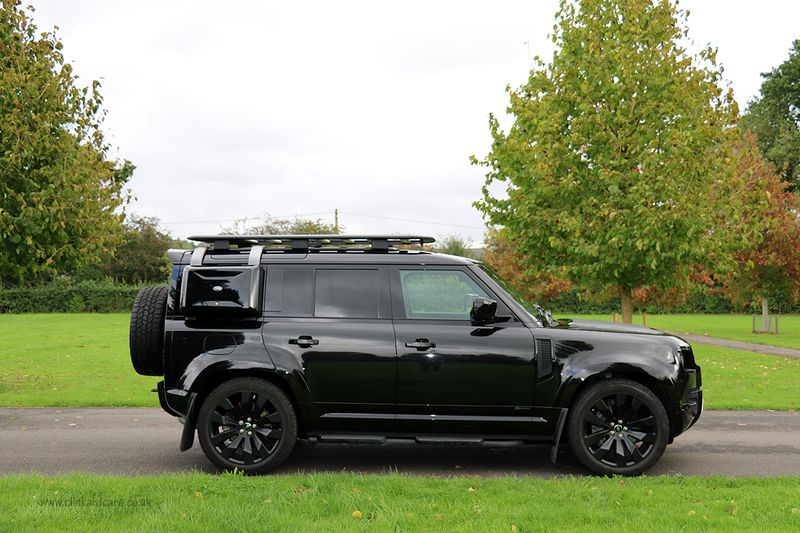 Landrover Defender 110 D300 X Dynamic HSE