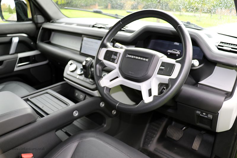 Landrover Defender 110 D300 X Dynamic HSE