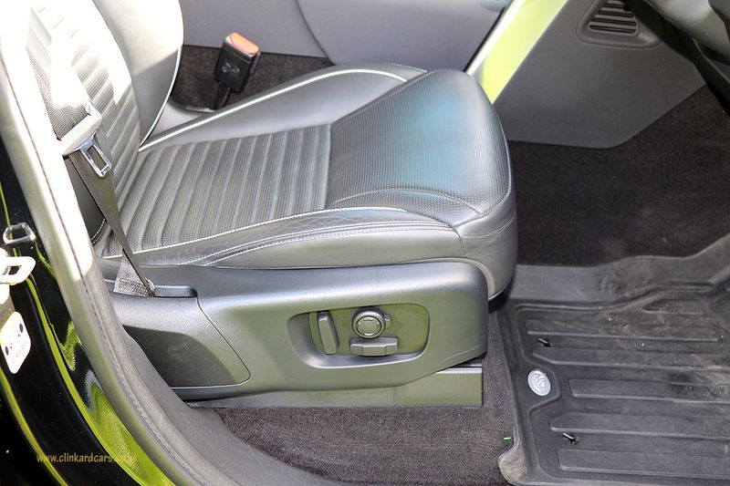 Landrover Discovery 3.0 D300 HSE Commercial with Rear Seat Conversion VAT QUALIFYING