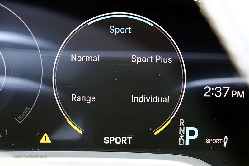 Porsche Taycan 4S Cross Turismo