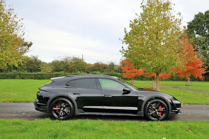 Porsche Taycan 4S Cross Turismo