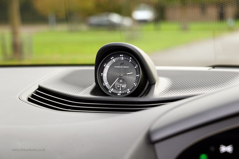 Porsche Taycan 4S Cross Turismo