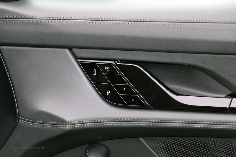 Porsche Taycan 4S Cross Turismo